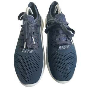 NWOT CROCS Women’s Lite Ride Navy Sneakers